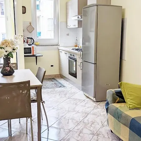 Apartment Iva's Spacious & Comfy W Balcony, Free Parking *